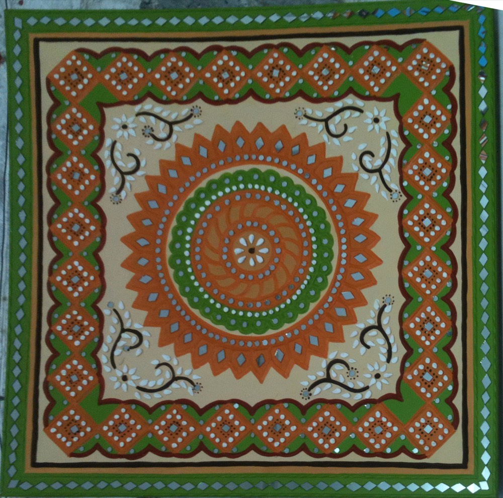 Green white red mud art