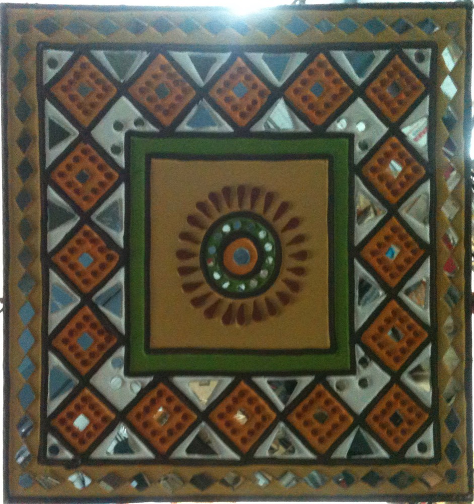 Square mud art with red color