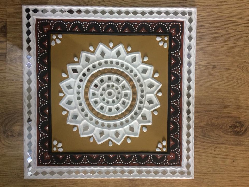white red mud art round